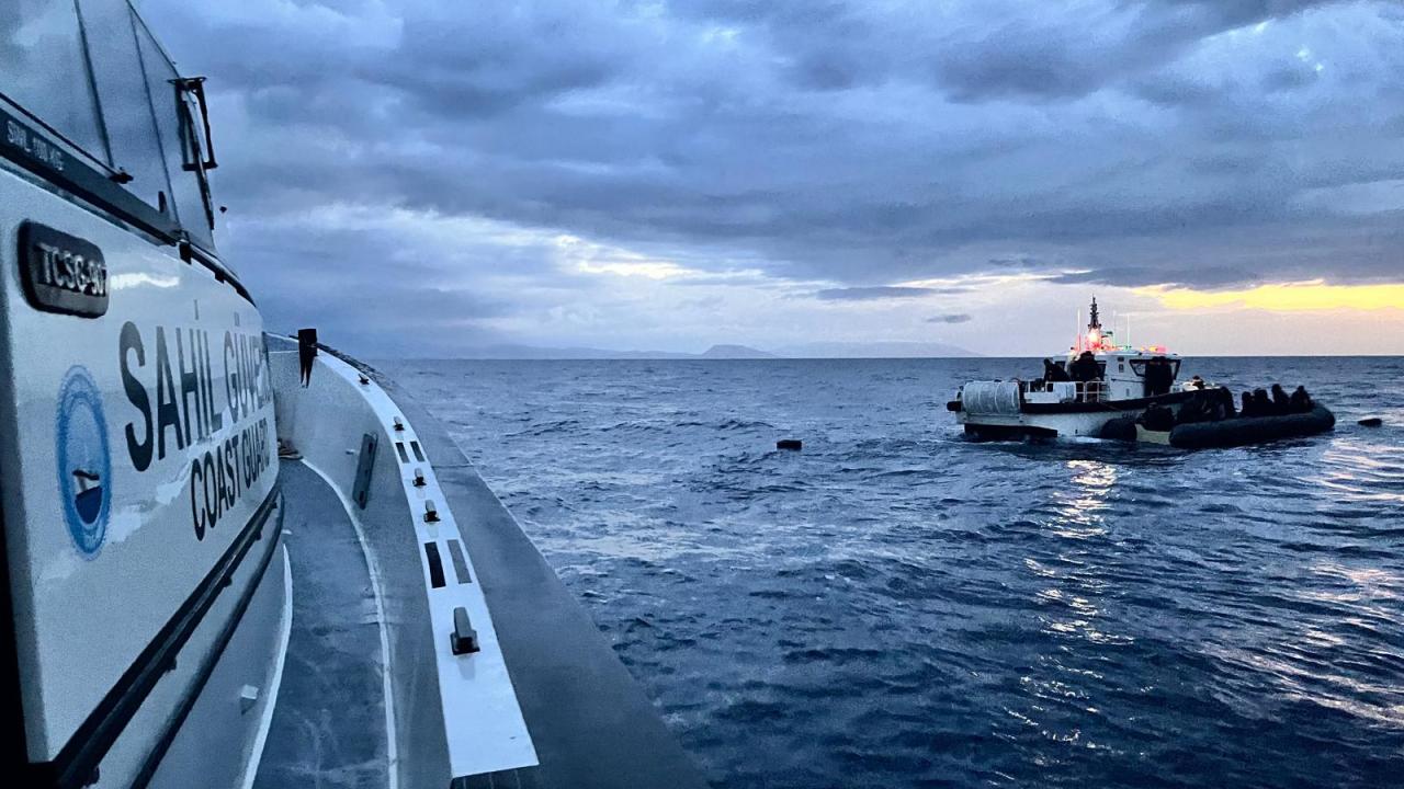 İzmir ve Muğla'da göçmen kaçakçılığı operasyonu