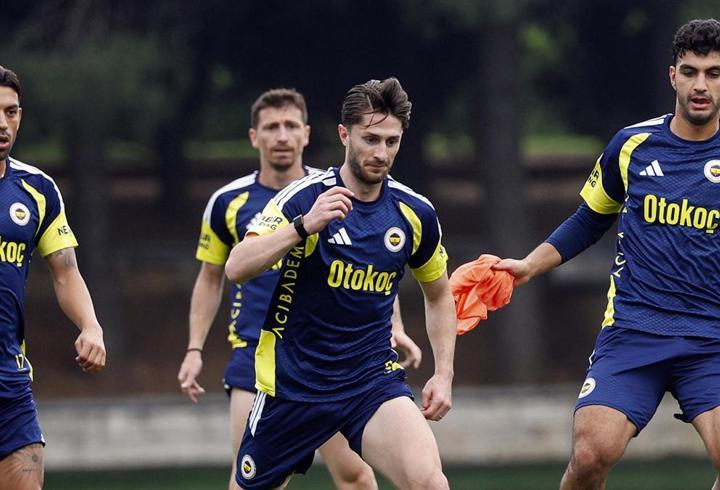 Fenerbahçe'nin rövanş maçı kafilesi açıklandı