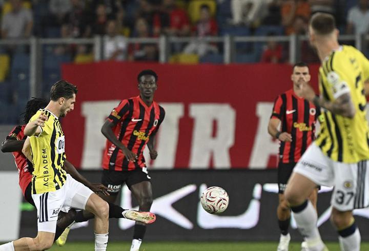 Gençlerbirliği 2-1 Fenerbahçe Maç Özeti | Kanarya'ya şok skor, sürpriz yenilgi