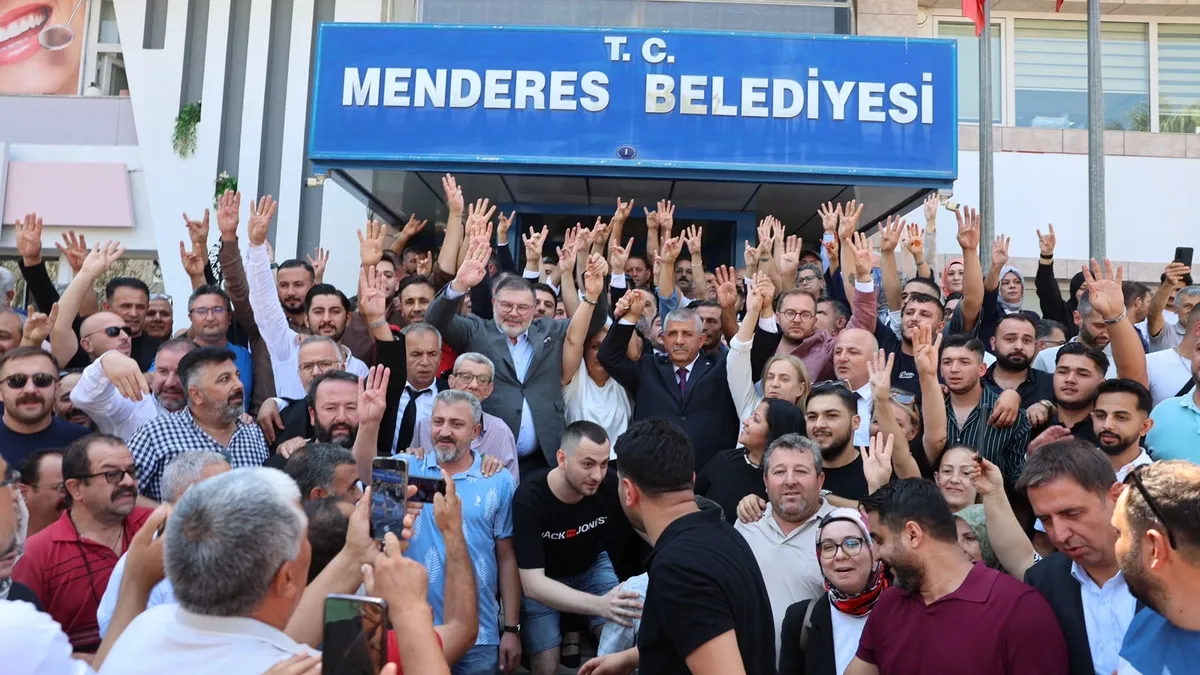 Menderes Belediyesi'nde başkan vekilliği seçimini Asuman Şen kazandı: İlk kutlayan Başkan Erdoğan oldu