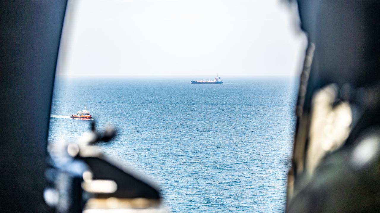ABD'nin Hürmüz Boğazı'nda petrol tankerleri için gizli geçiş koridoru oluşturduğu iddia edildi