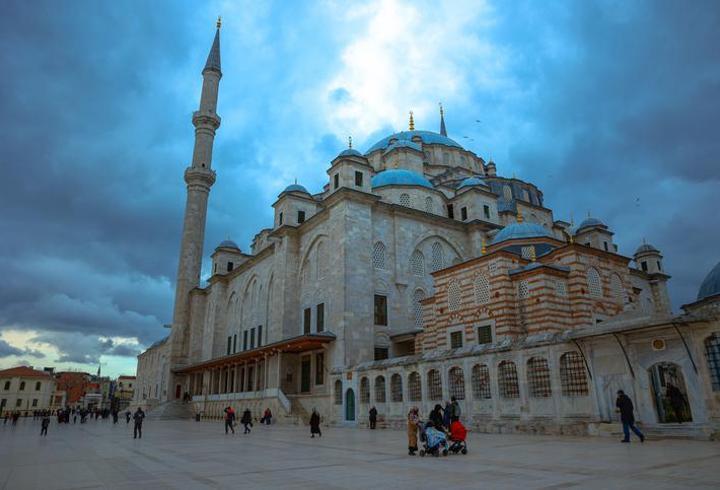 CUMA SELASI SAAT KAÇTA OKUNACAK? Bugün Cuma Selası Ne Zaman Verilecek? İstanbul, Ankara, İzmir Cuma Selası Saatleri 21 Ağustos 2026