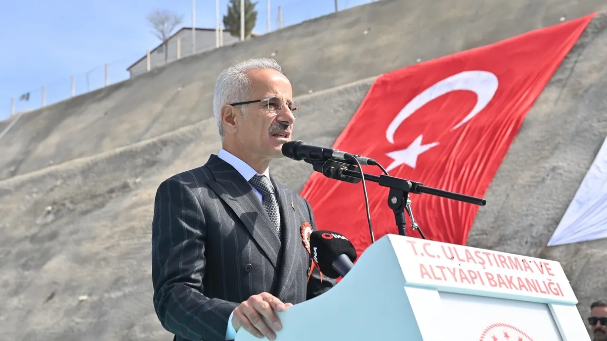 Bakan Uraloğlu rakamlarla açıkladı: Yavuz Sultan Selim Köprüsü 10 yaşında! 138 milyar lira tasarruf