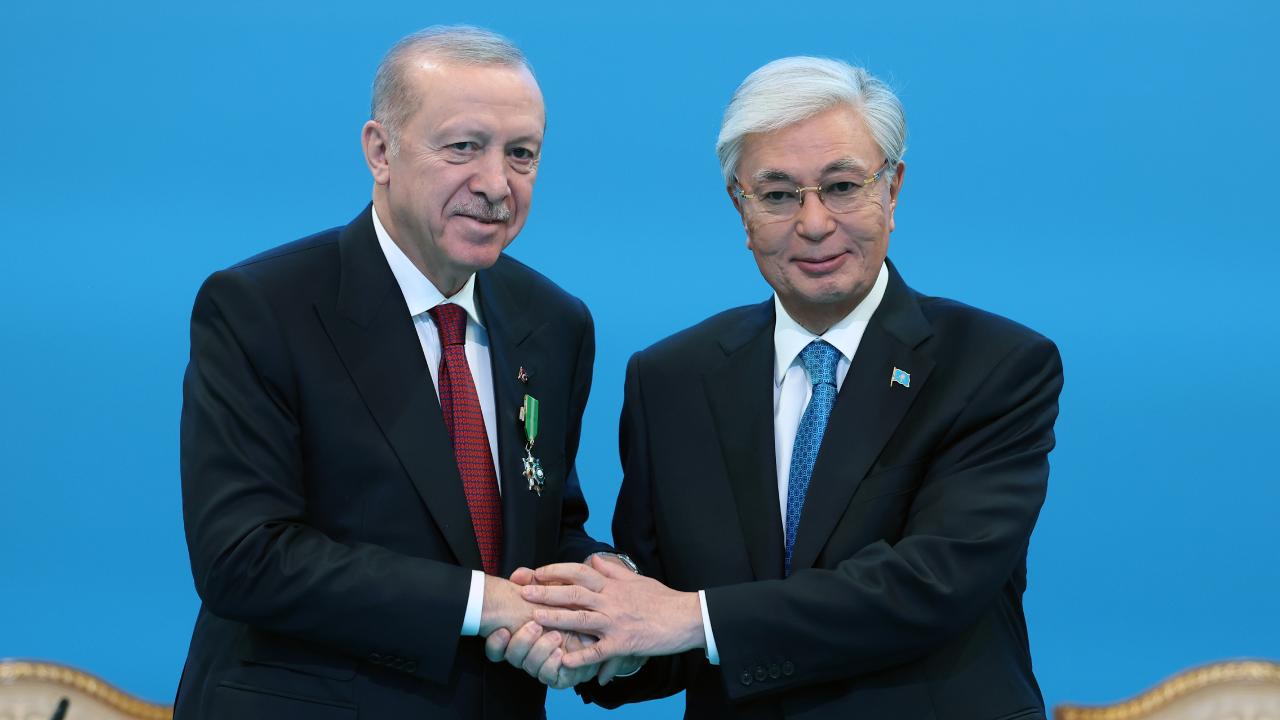Cumhurbaşkanı Erdoğan Kazakistanlı mevkidaşıyla görüştü
