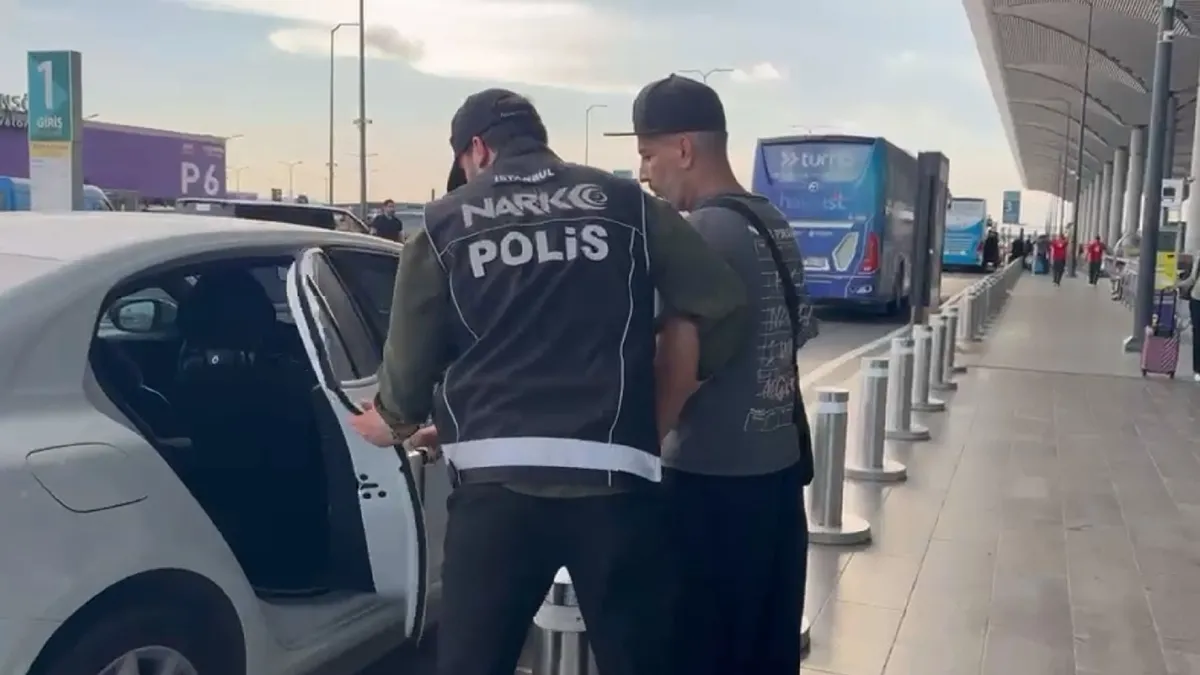 SON DAKİKA... Manifest grubu kurucusu Tolga Akış adliyeye sevk edildi