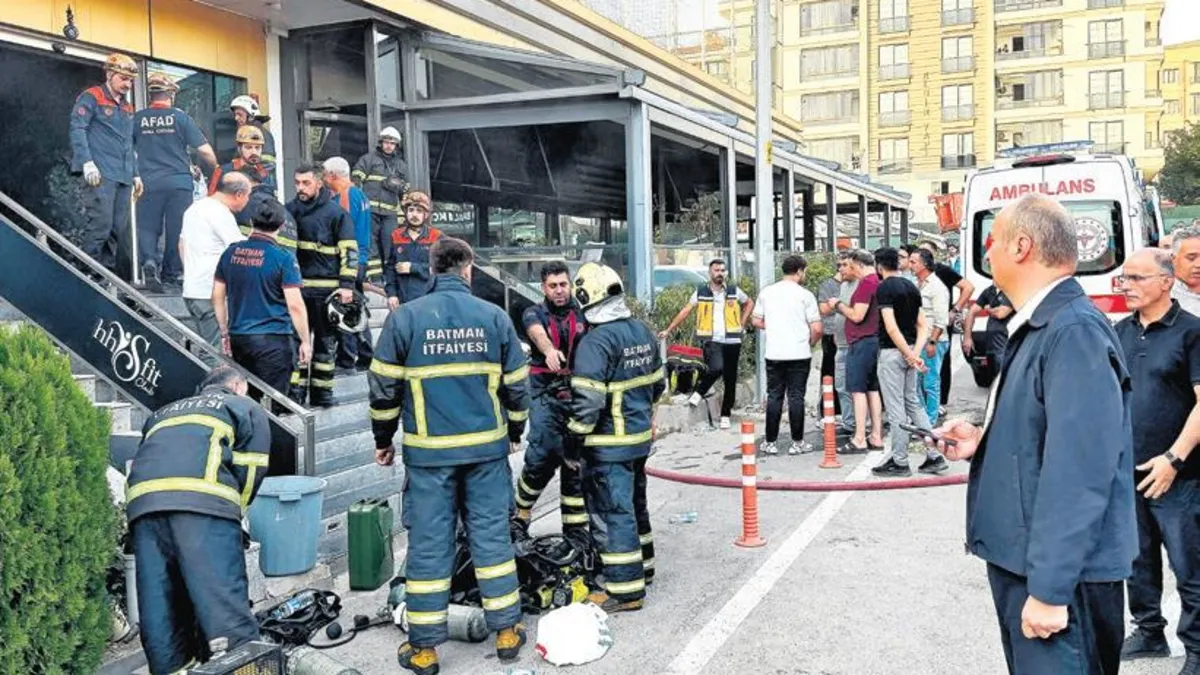 Spor salonunda yangın: 2 ölü