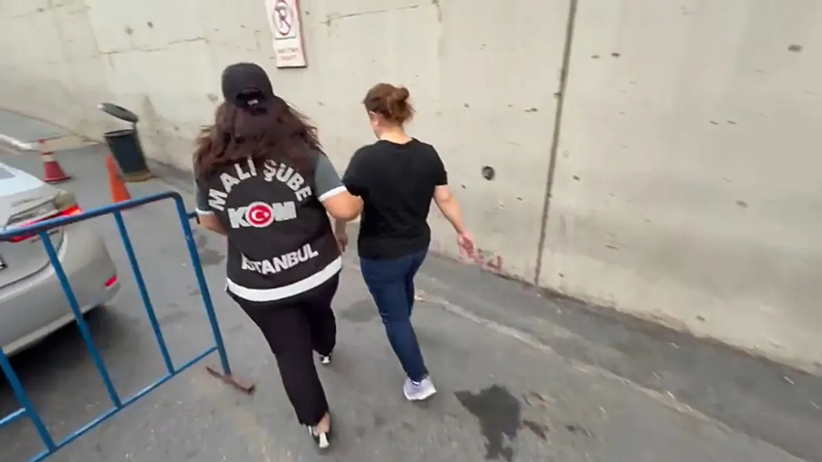 SON DAKİKA... AHBAP Derneği soruşturmasında gözaltına alınan 45 şüpheli adliyeye sevk edildi.