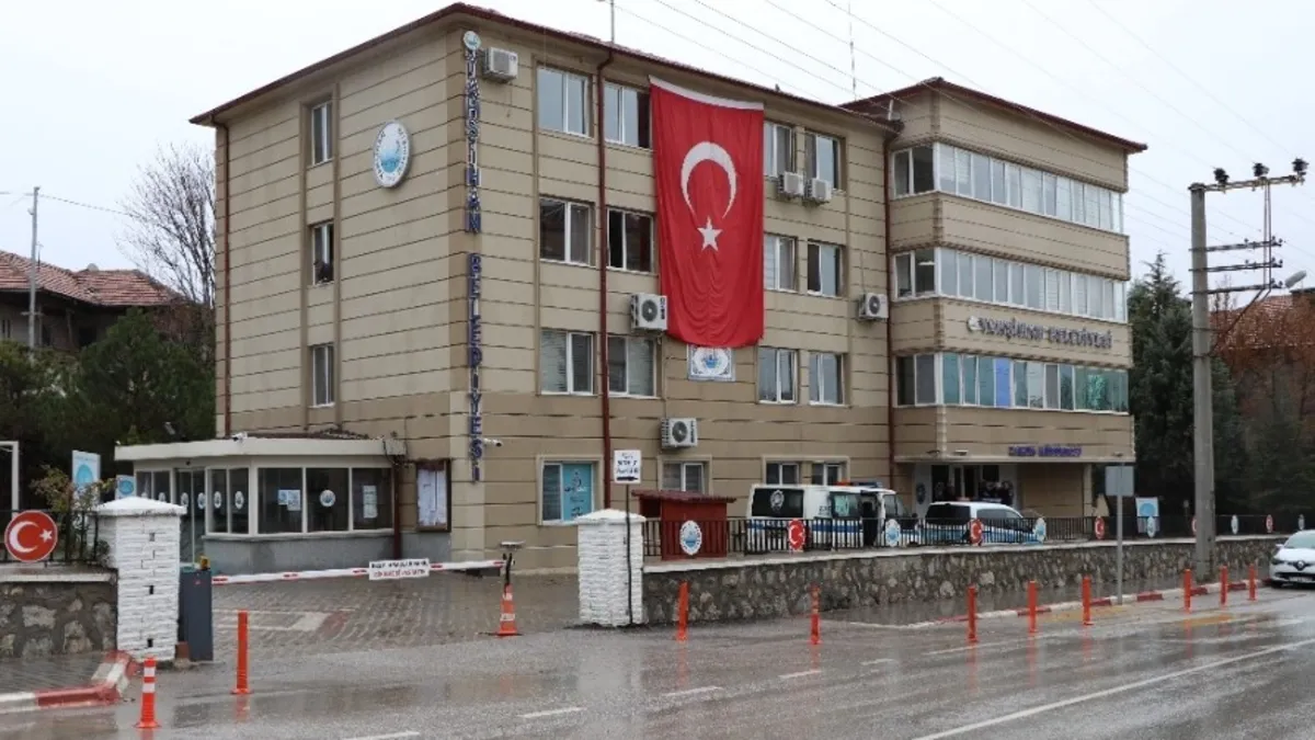 SON DAKİKA… Pavyon soruşturması Yahşihan Belediyesi’ne uzandı! Kapanış saati için 100 bin lira rüşvet iddiası: WhatsApp mesajları dosyada…