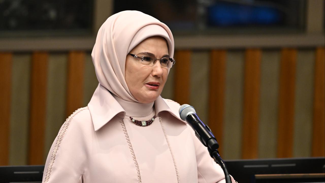 Emine Erdoğan Dünya Kız Çocukları Gününü kutladı