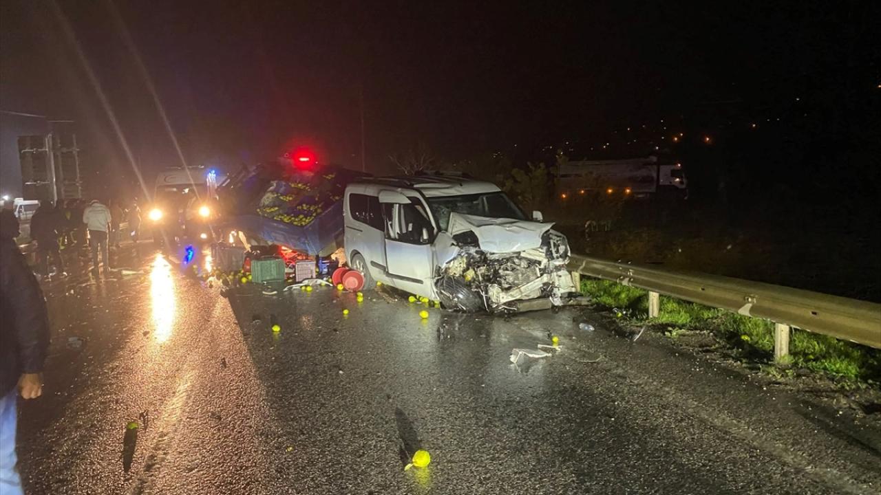 Sakarya'da zincirleme kaza: 2 ölü