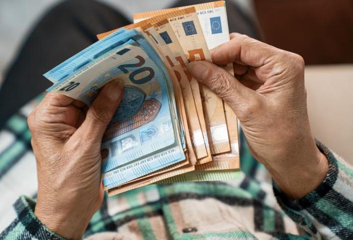 Euro dolar karşısında geriliyor! Avrupa'da borç ve siyasi belirsizlik baskısı