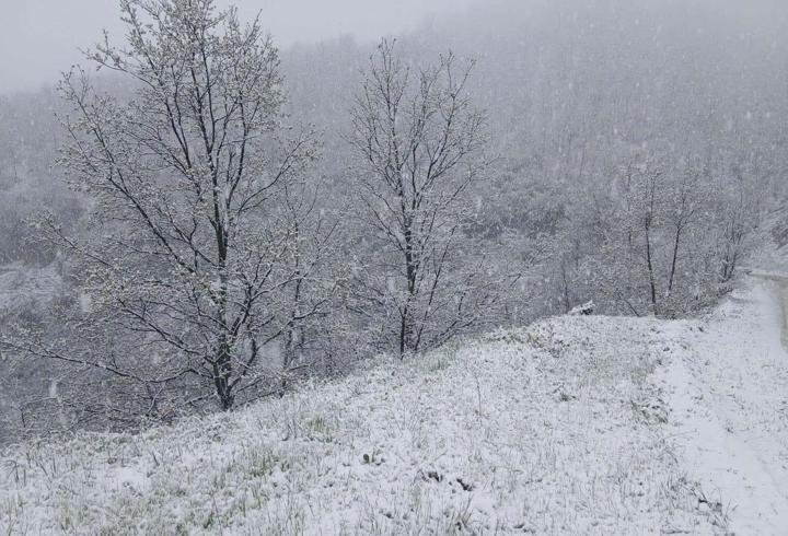 Manisa’nın yüksek kesimlerine kar yağdı