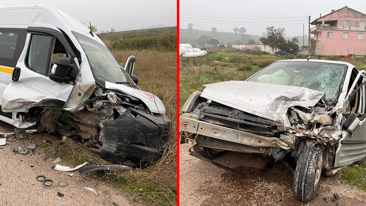 Balıkesir'de feci kaza! Servis minibüsü ile ticari araç çarpıştı: Yaralılar var!