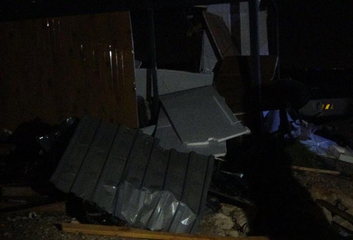 Antalya'da hortum konteynerleri parçaladı, kule vinci devirdi; 4 ölü, 1 yaralı