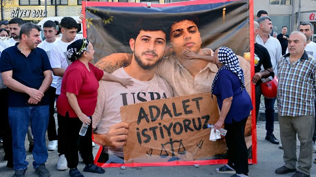 İki genci hayattan kopardı tahliye edildi