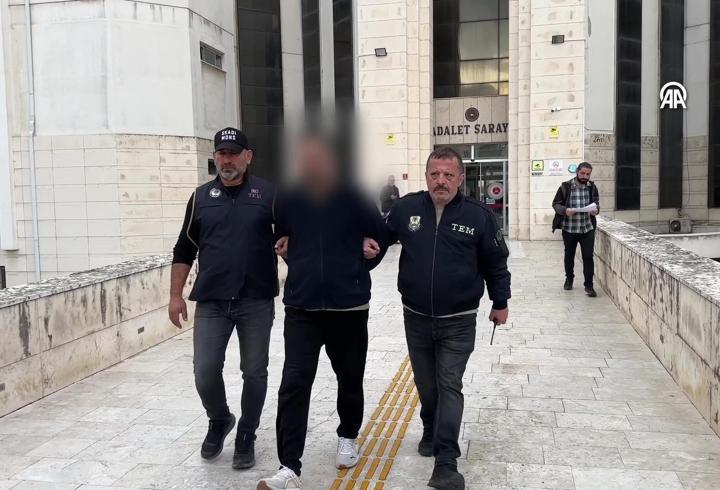 Türk bayrağı ve Atatürk’e hakaret! Skandal görüntülerdeki öğretmen tutuklandı