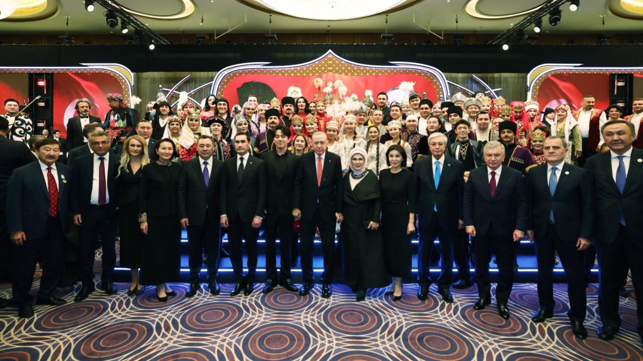 Emine Erdoğan'dan TDT liderleriyle akşam yemeği paylaşımı